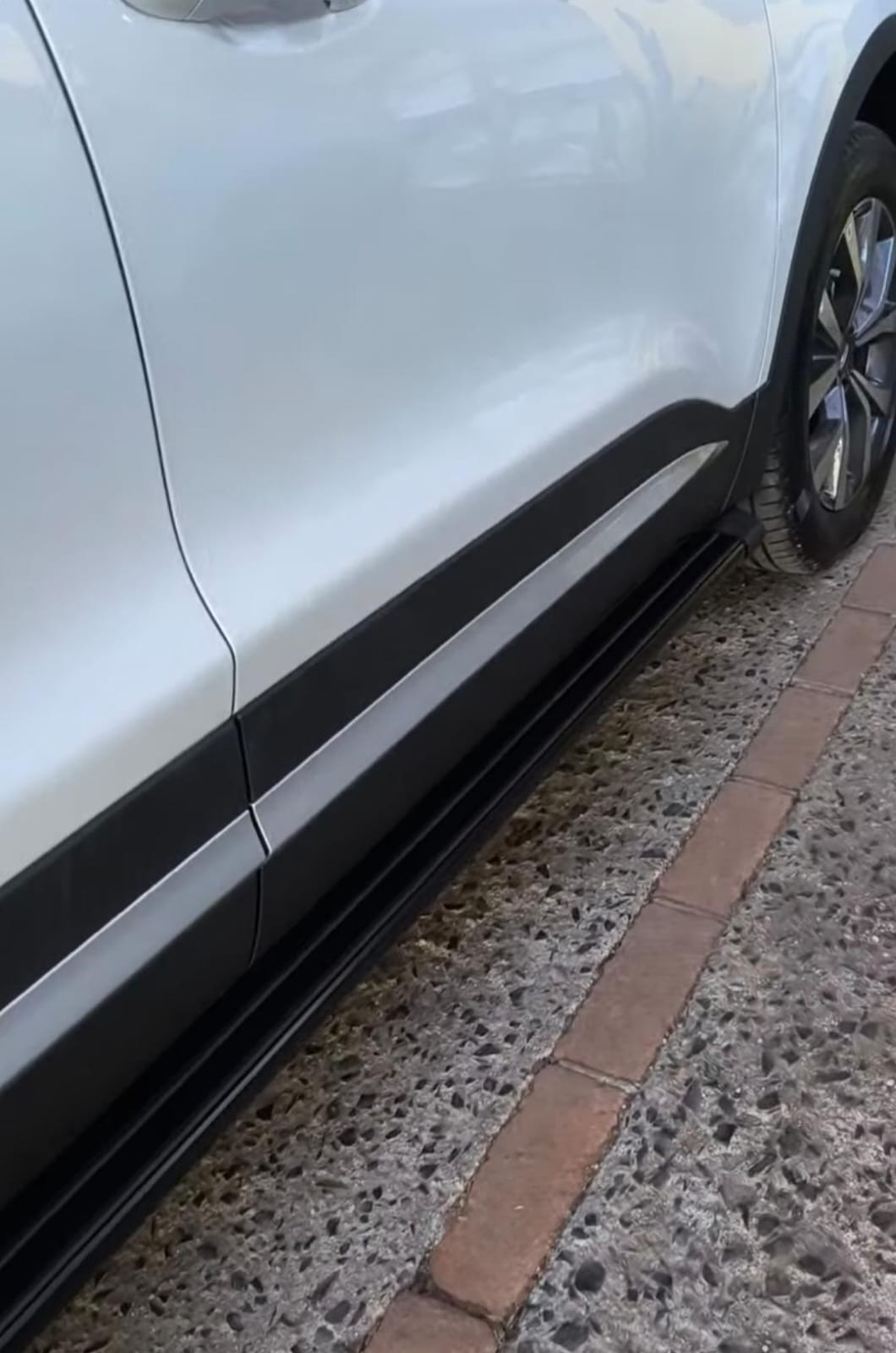 Estribo lateral instalado em veículo pela SS Capotas